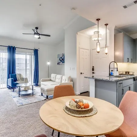 Luxury 2 Bed Room Apt- Home Away From Home